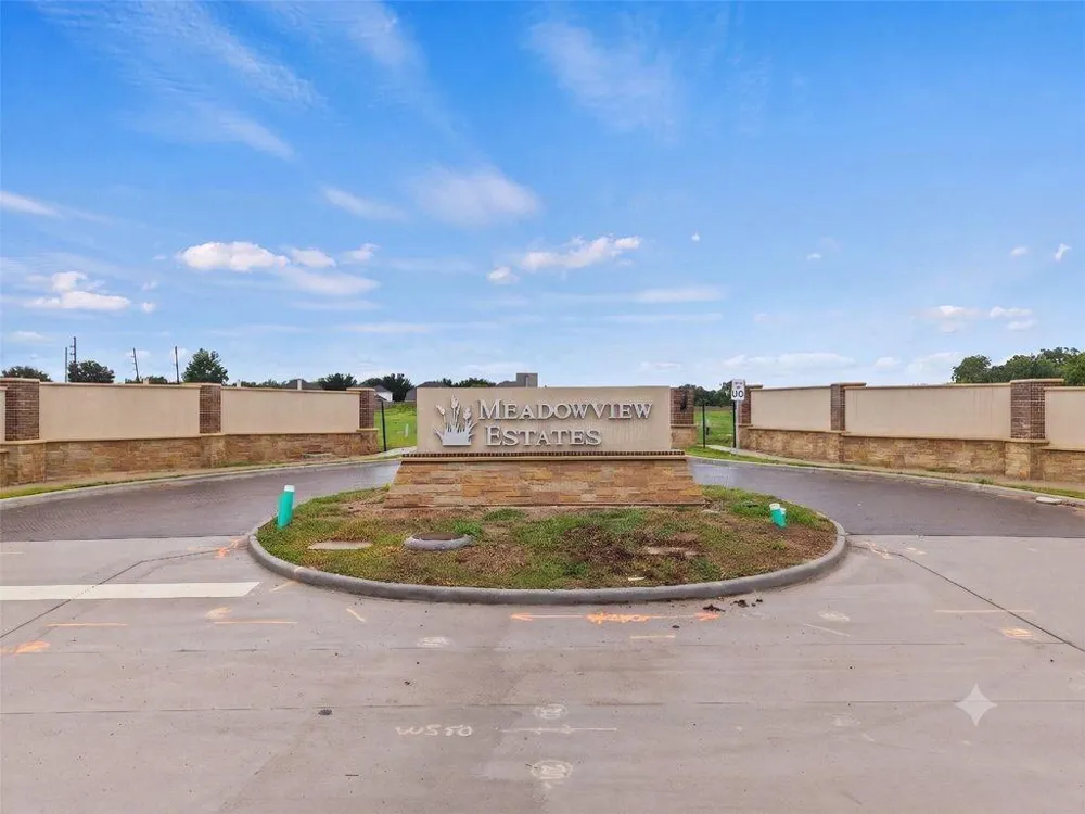 7019 Meadowview Estates Court Sugar Land, TX 77479