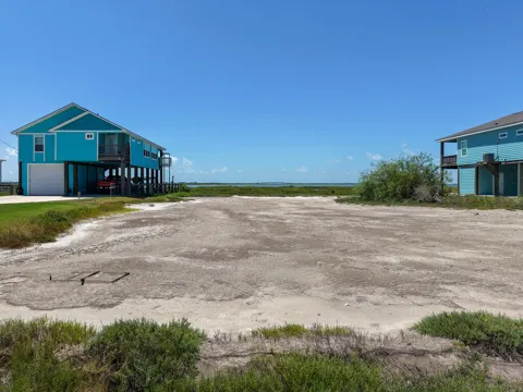 74 Newcomb Beach Loop