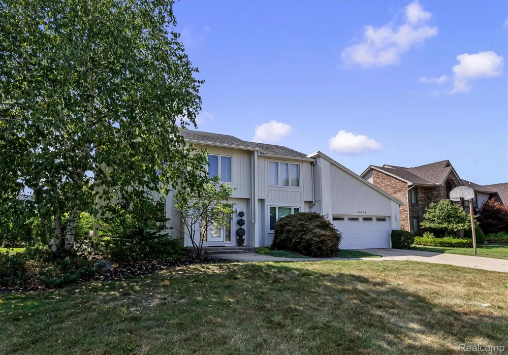 5474 Maple Leaf Court West Bloomfield Charter Township, MI 48322