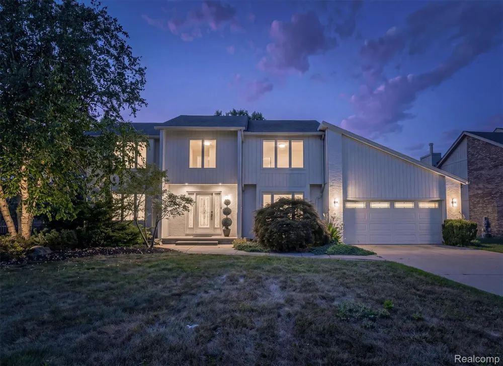 5474 Maple Leaf Court West Bloomfield Charter Township, MI 48322