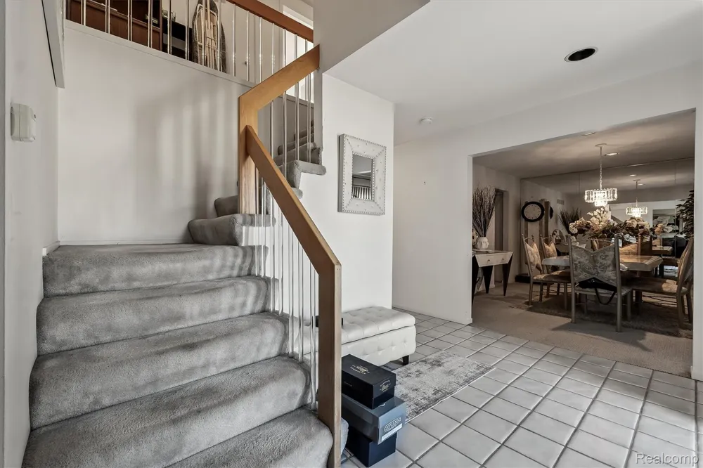 5474 Maple Leaf Court West Bloomfield Charter Township, MI 48322
