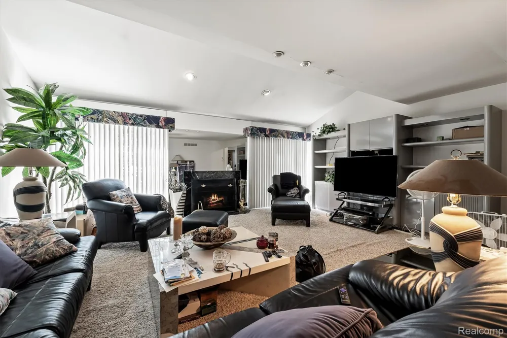5474 Maple Leaf Court West Bloomfield Charter Township, MI 48322