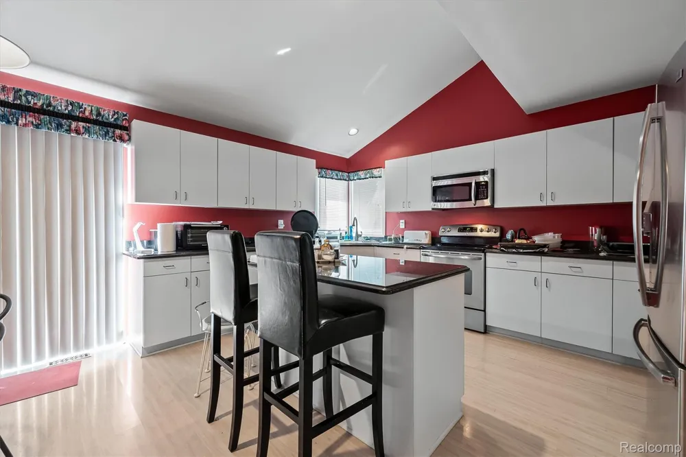5474 Maple Leaf Court West Bloomfield Charter Township, MI 48322