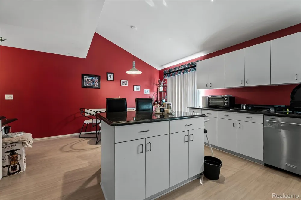 5474 Maple Leaf Court West Bloomfield Charter Township, MI 48322