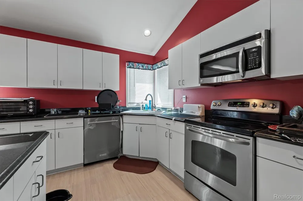 5474 Maple Leaf Court West Bloomfield Charter Township, MI 48322