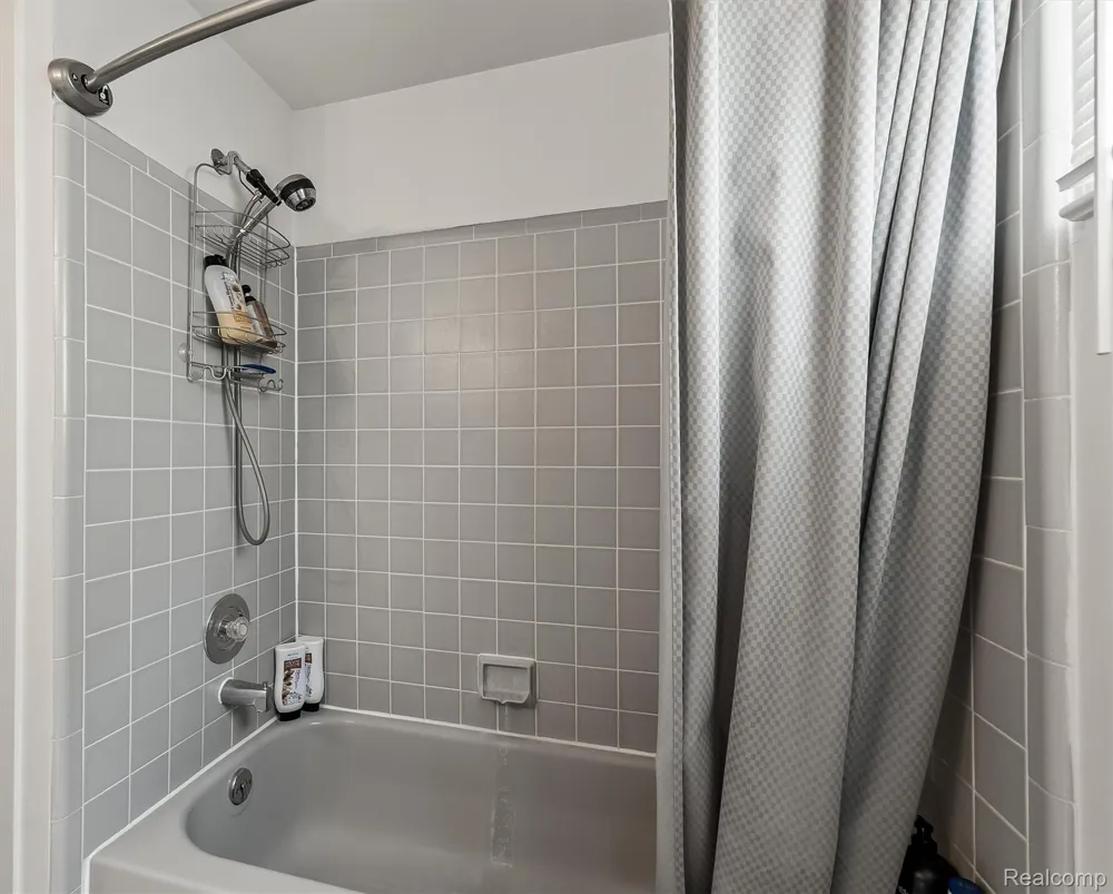 5474 Maple Leaf Court West Bloomfield Charter Township, MI 48322