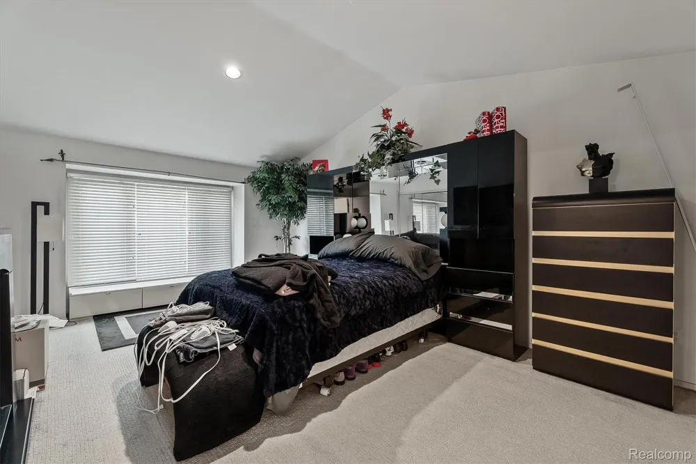 5474 Maple Leaf Court West Bloomfield Charter Township, MI 48322