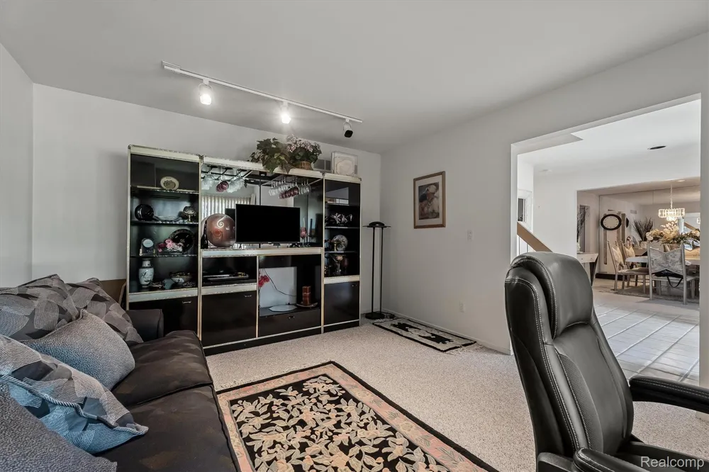 5474 Maple Leaf Court West Bloomfield Charter Township, MI 48322