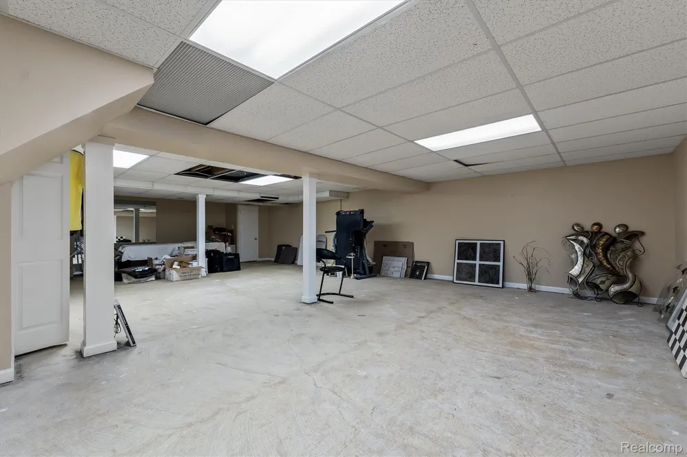 5474 Maple Leaf Court West Bloomfield Charter Township, MI 48322