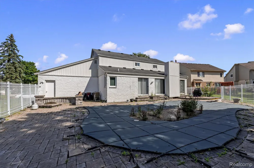 5474 Maple Leaf Court West Bloomfield Charter Township, MI 48322
