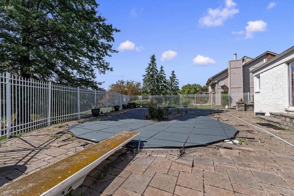 5474 Maple Leaf Court West Bloomfield Charter Township, MI 48322