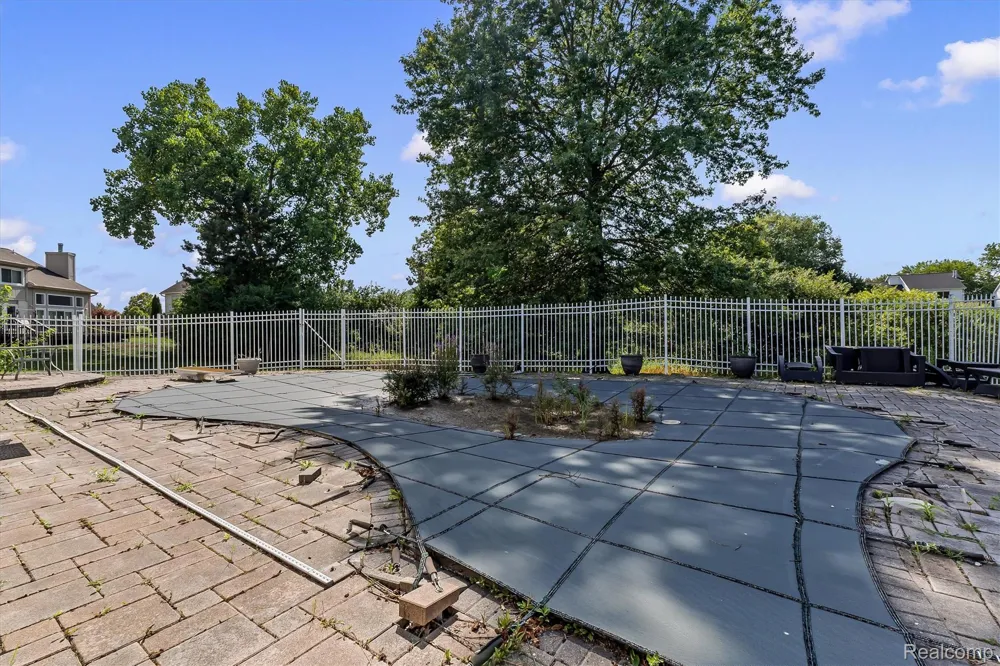 5474 Maple Leaf Court West Bloomfield Charter Township, MI 48322