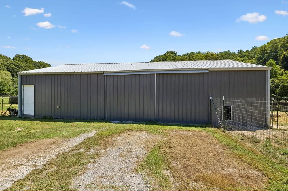 3025 Knob Creek Rd Columbia, TN 38401
