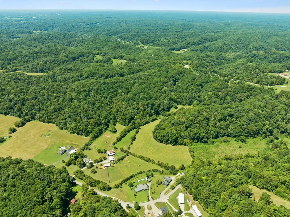 3025 Knob Creek Rd Columbia, TN 38401