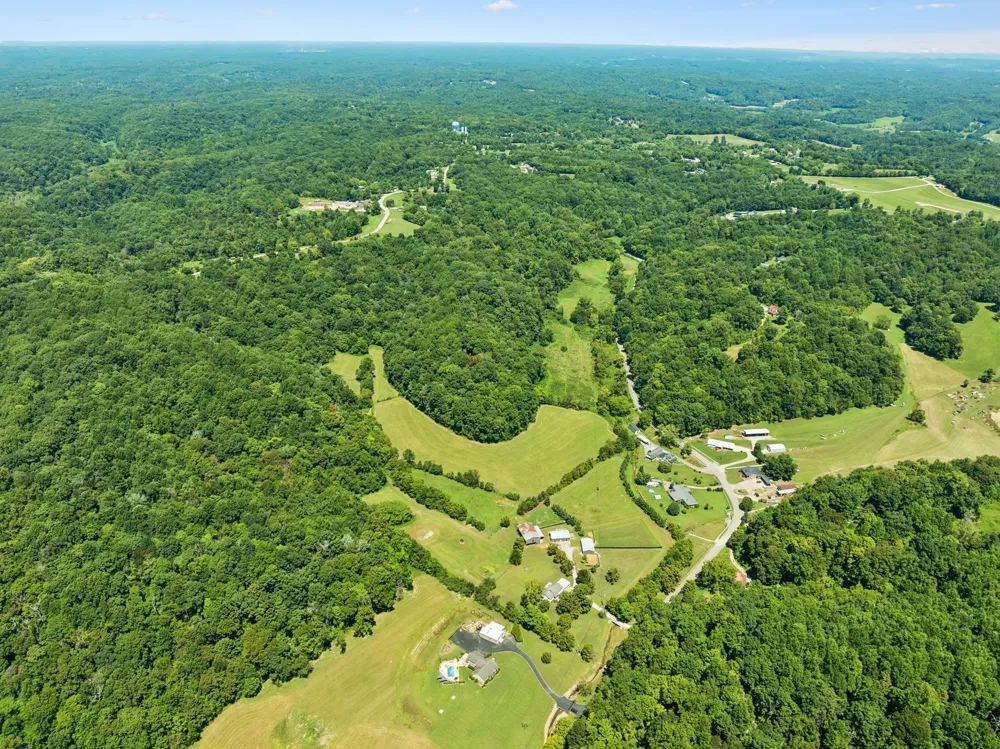 3025 Knob Creek Rd Columbia, TN 38401