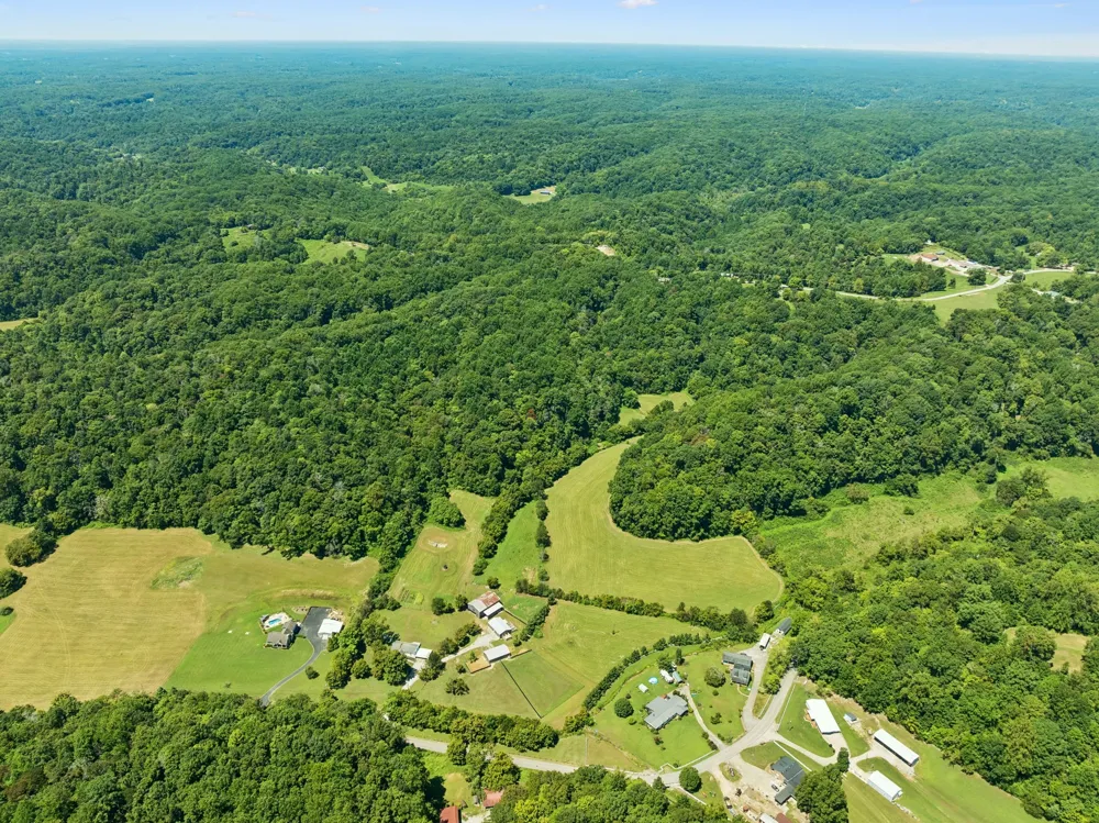 3025 Knob Creek Rd Columbia, TN 38401