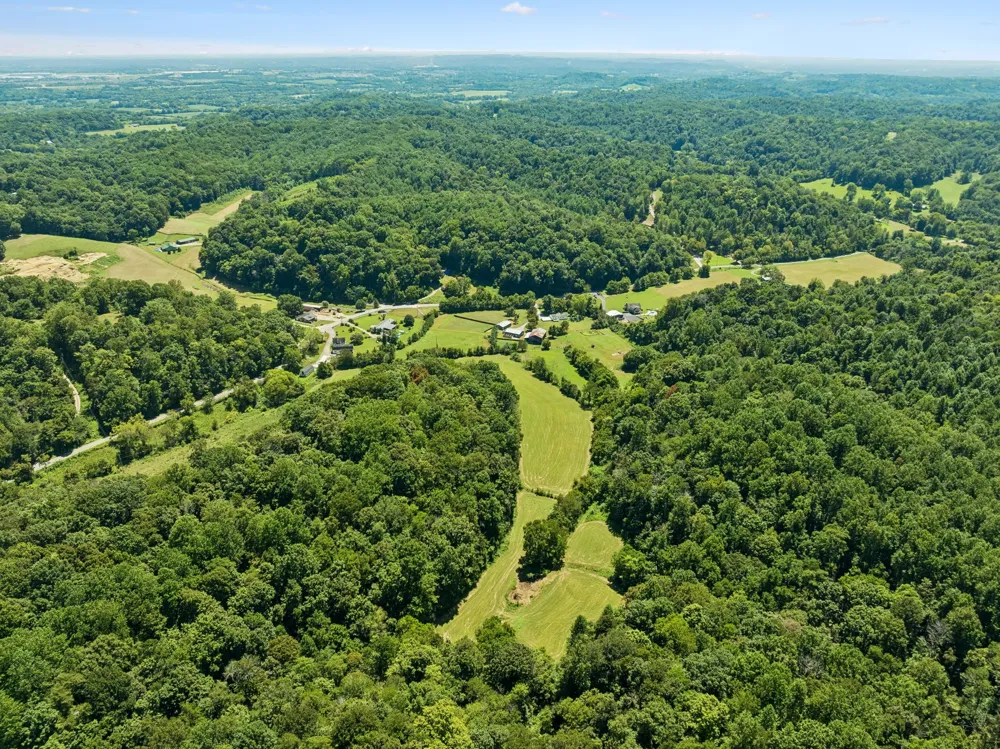3025 Knob Creek Rd Columbia, TN 38401
