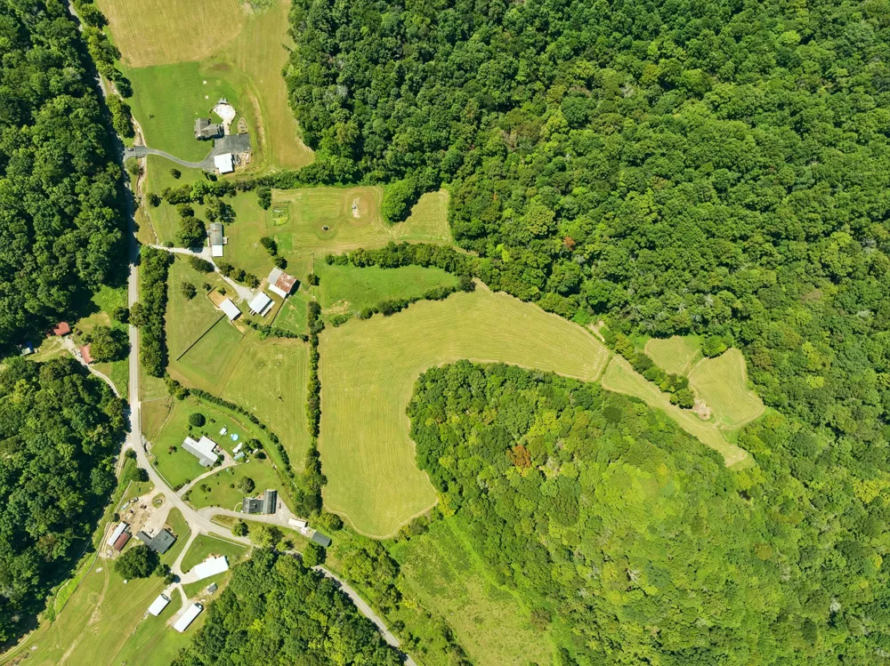 3025 Knob Creek Rd Columbia, TN 38401