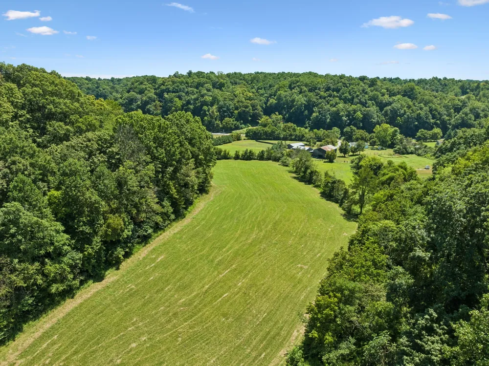 3025 Knob Creek Rd Columbia, TN 38401