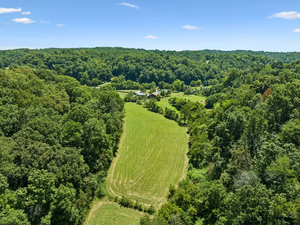 3025 Knob Creek Rd Columbia, TN 38401