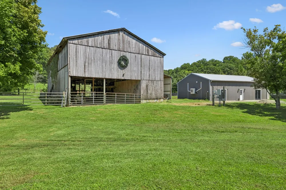 3025 Knob Creek Rd Columbia, TN 38401