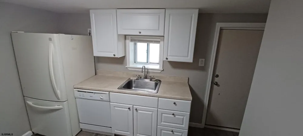 116 N Dorset Ave Ventnor Heights, NJ 08406