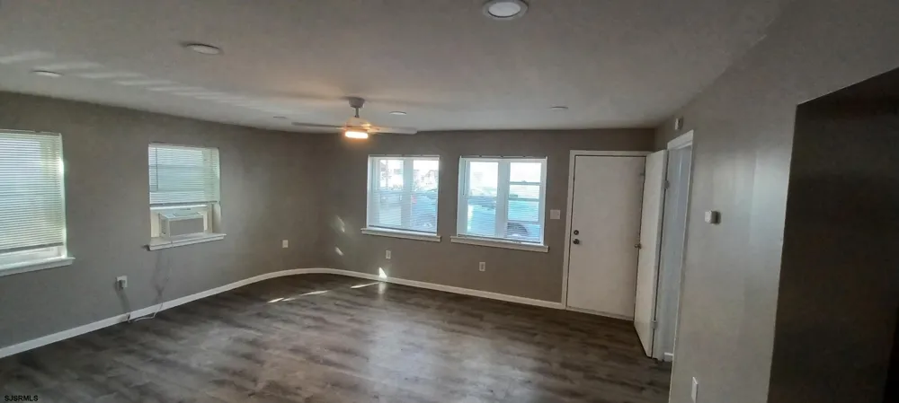 116 N Dorset Ave Ventnor Heights, NJ 08406