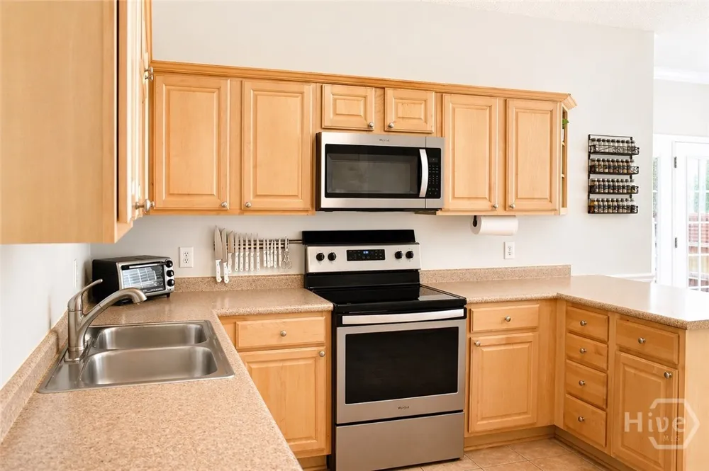 140 Colonial Drive Midway, GA 31320