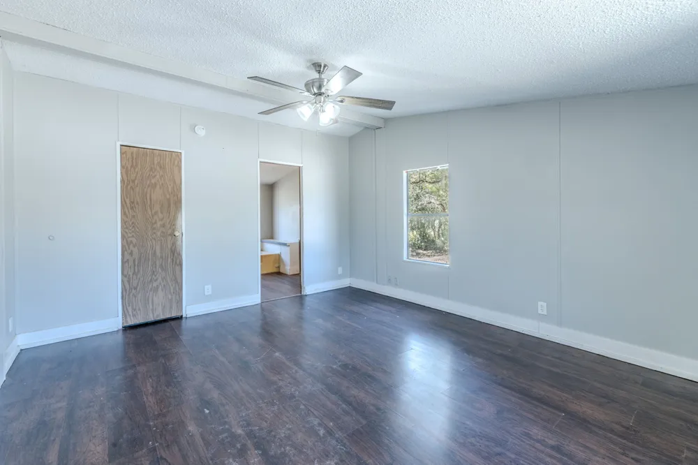 1808 Falcon Oaks Drive Leander, TX 78641