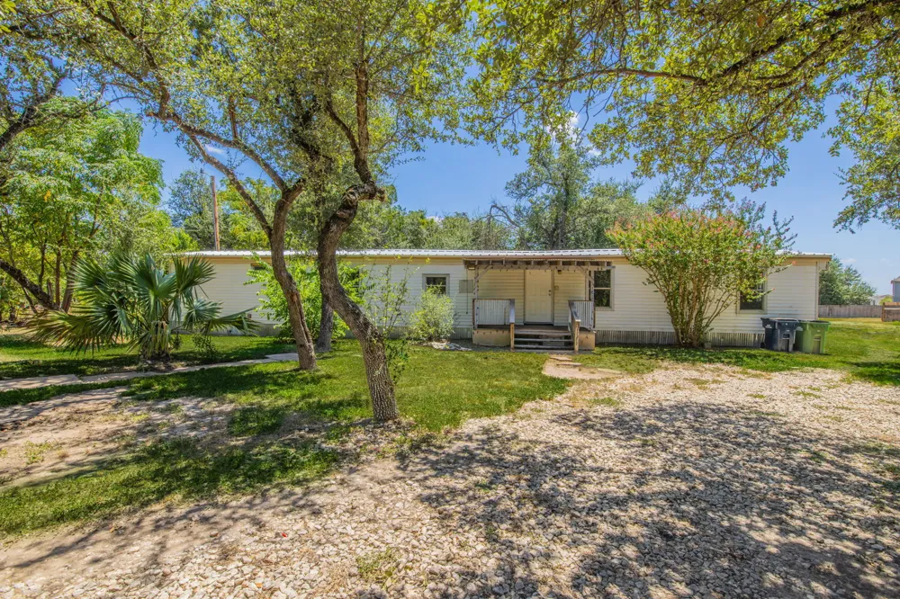 1808 Falcon Oaks Drive Leander, TX 78641