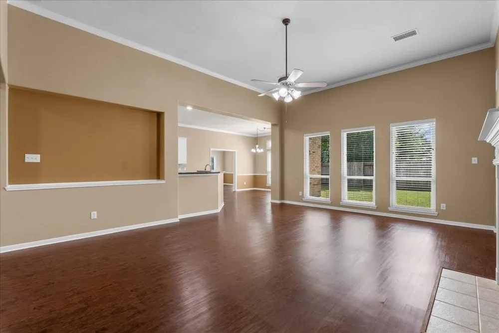 913 Elm Pointe League City, TX 77573