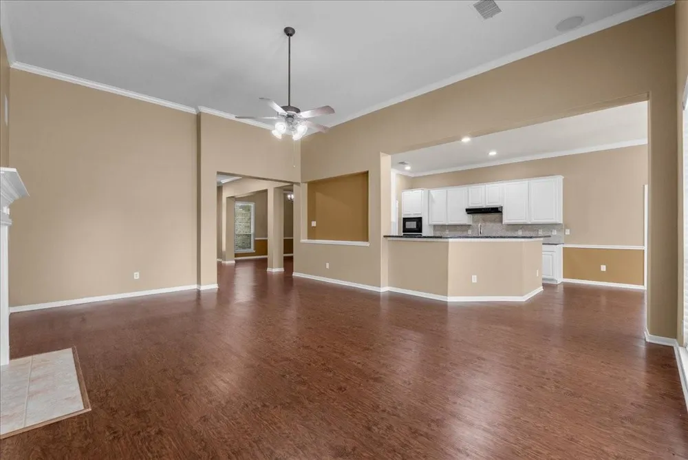 913 Elm Pointe League City, TX 77573