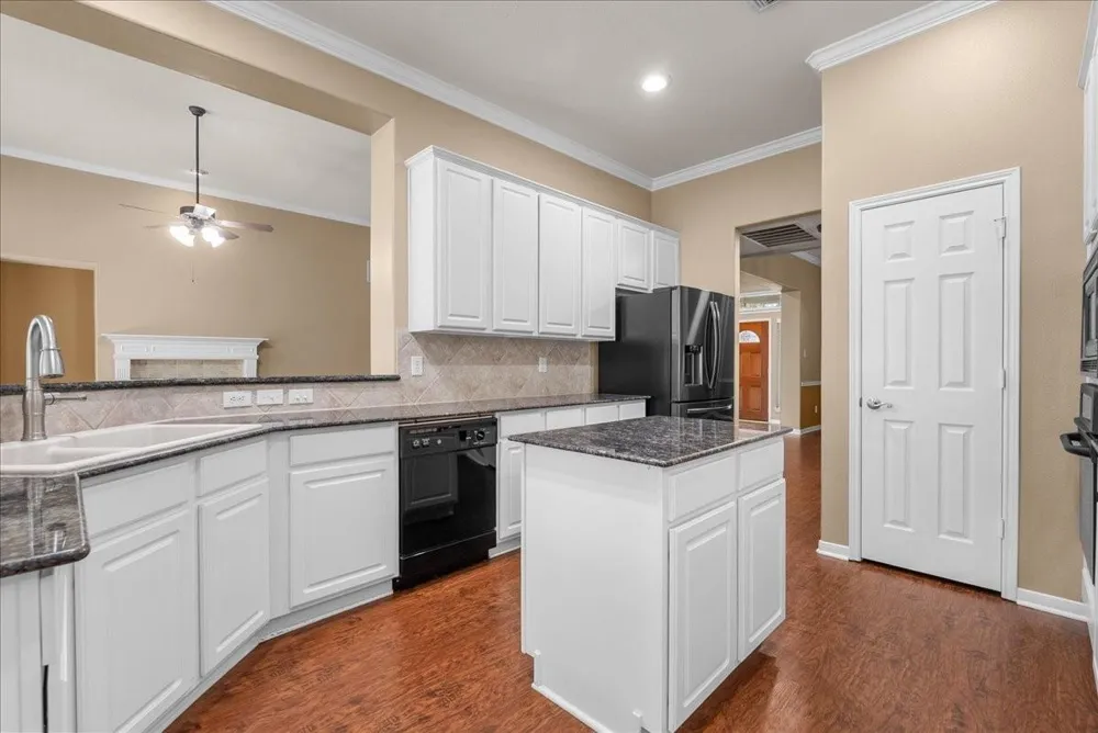 913 Elm Pointe League City, TX 77573