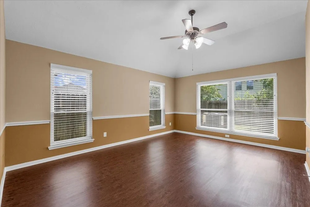 913 Elm Pointe League City, TX 77573