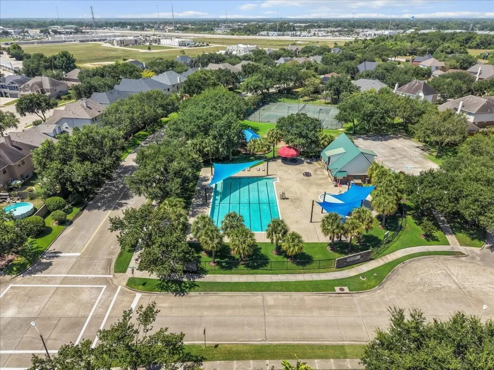 913 Elm Pointe League City, TX 77573