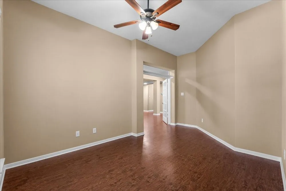 913 Elm Pointe League City, TX 77573