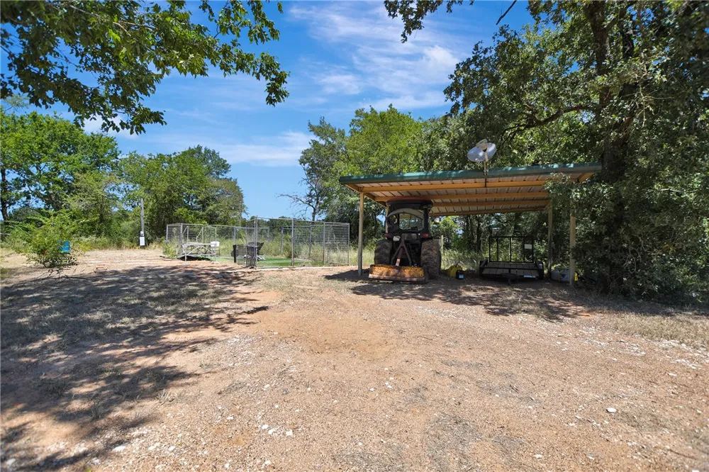 9596 Wallace Road Midway, TX 75852
