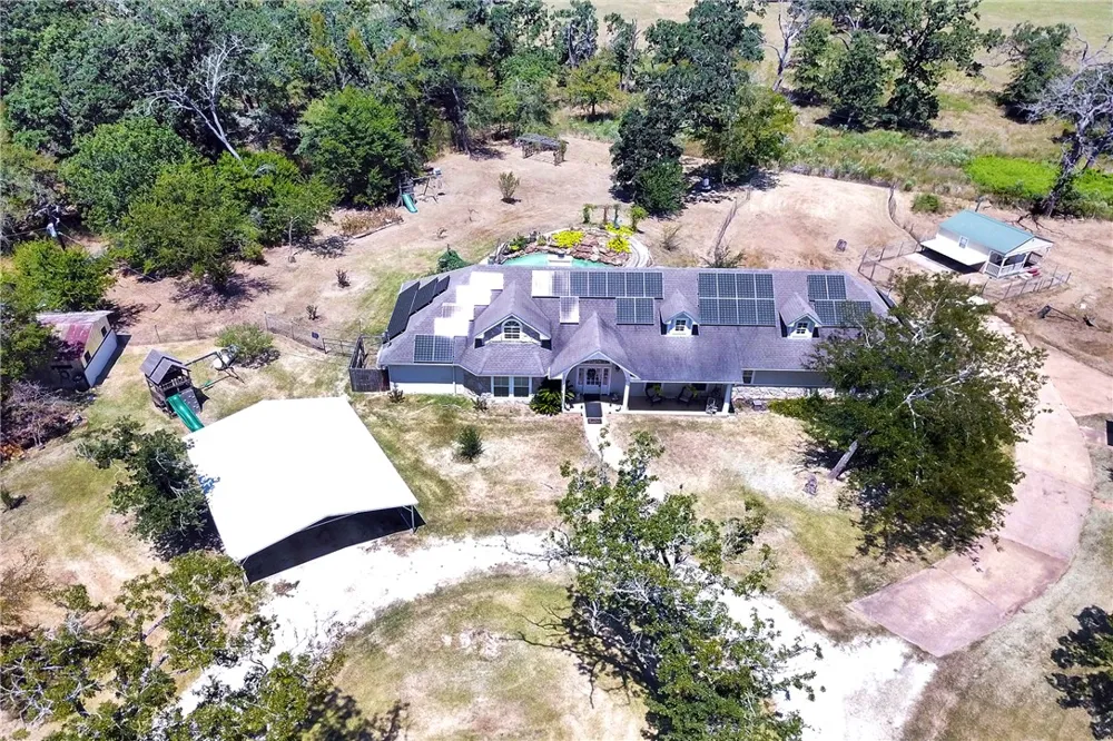 9596 Wallace Road Midway, TX 75852
