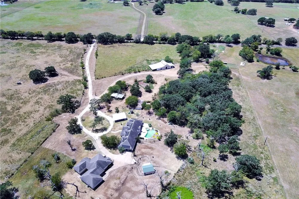 9596 Wallace Road Midway, TX 75852