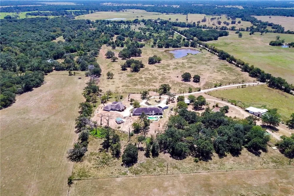 9596 Wallace Road Midway, TX 75852