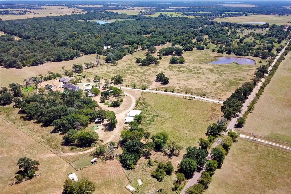 9596 Wallace Road Midway, TX 75852