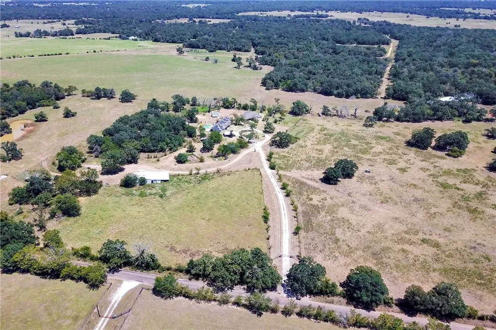 9596 Wallace Road Midway, TX 75852