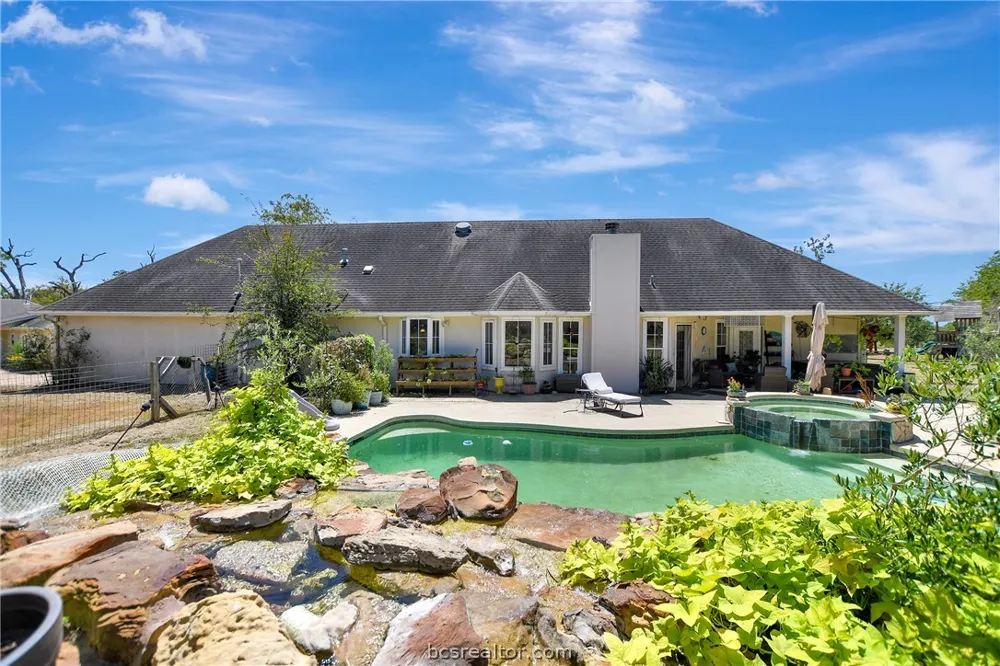 9596 Wallace Road Midway, TX 75852