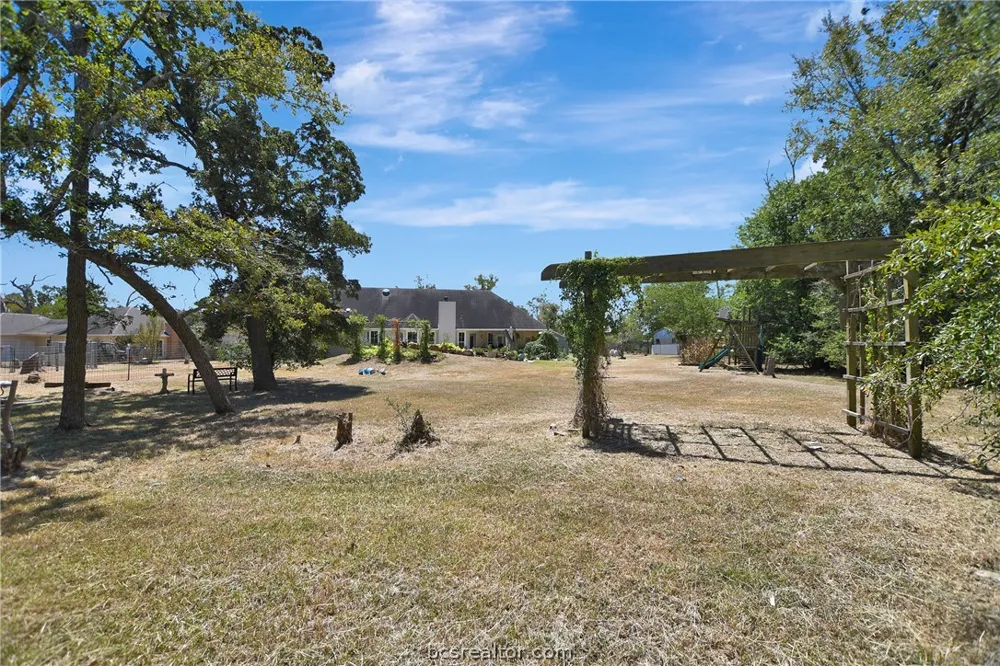 9596 Wallace Road Midway, TX 75852