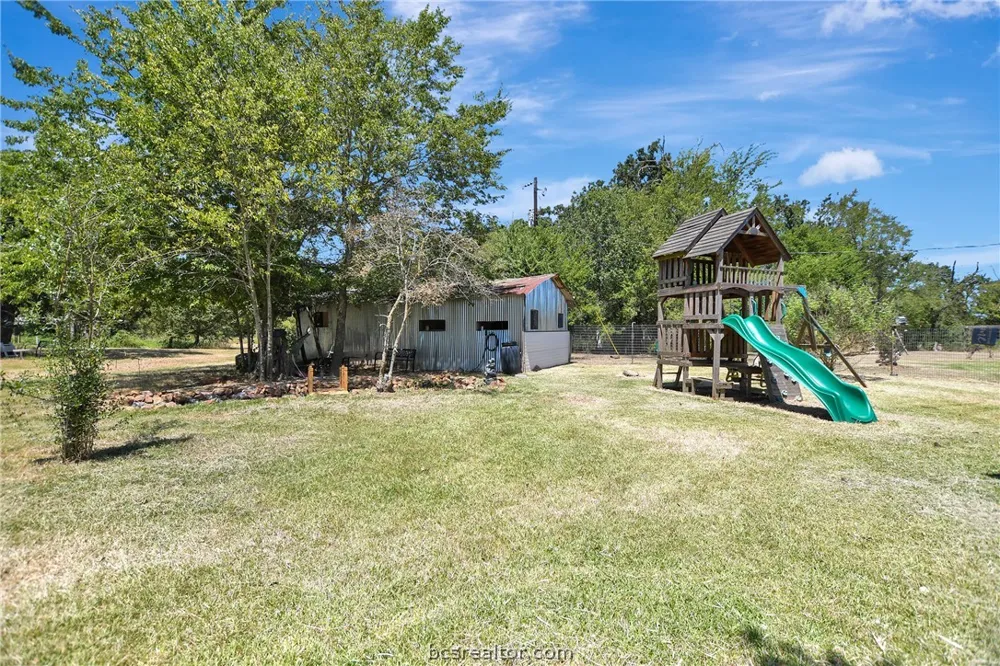 9596 Wallace Road Midway, TX 75852