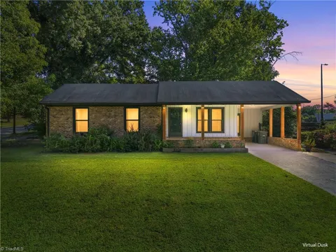 1004 W MEADOWVIEW ROAD