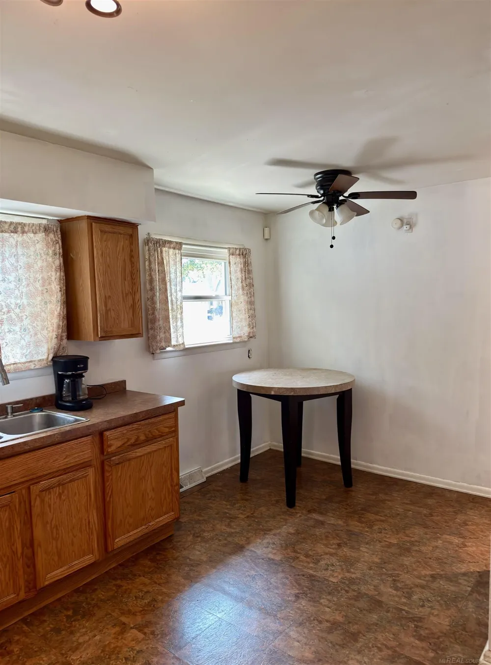 994 VOORHEIS Road Street Waterford Charter Township, MI 48328