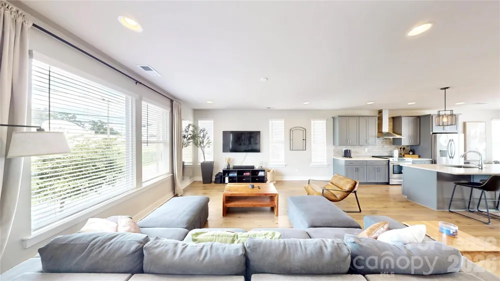 2115 Isom Street Charlotte, NC 28208