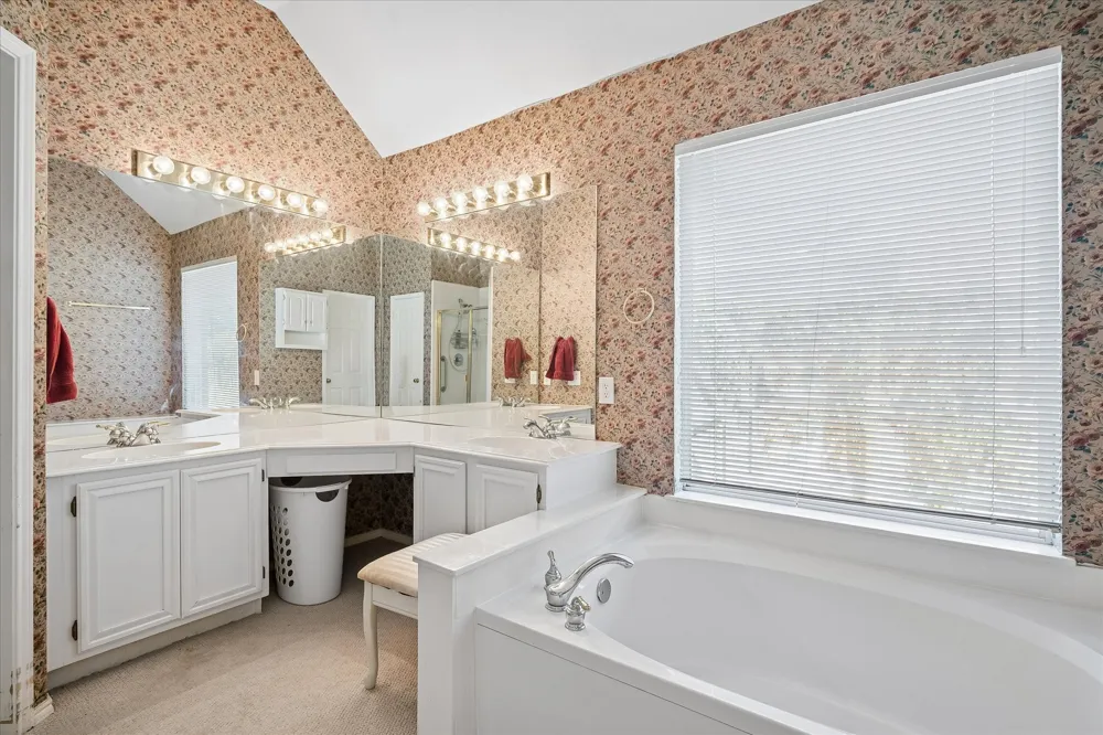 3406 Harbor Pointe Drive Rowlett, TX 75088