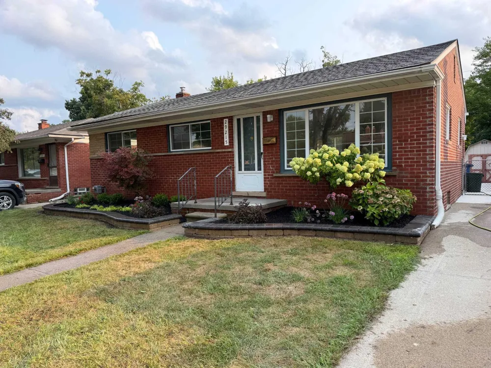 29215 Badelt Street Westland City, MI 48185